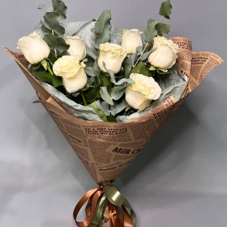 Букет из 7 белых роз в крафте за 3 150 - «Ромашково» в Красноярске