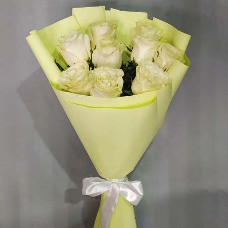 Букет из 9 белых роз Мондиаль каскадный за 3 130 - «Ромашково» в Красноярске
