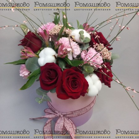 Коробочка с цветами «Реверанс» за 4 790 - «Ромашково» в Красноярске